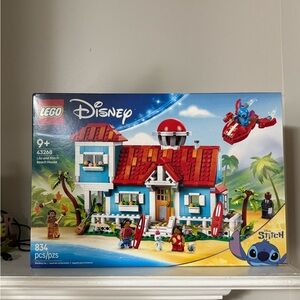 LEGO Disney Tropical Beach House Set